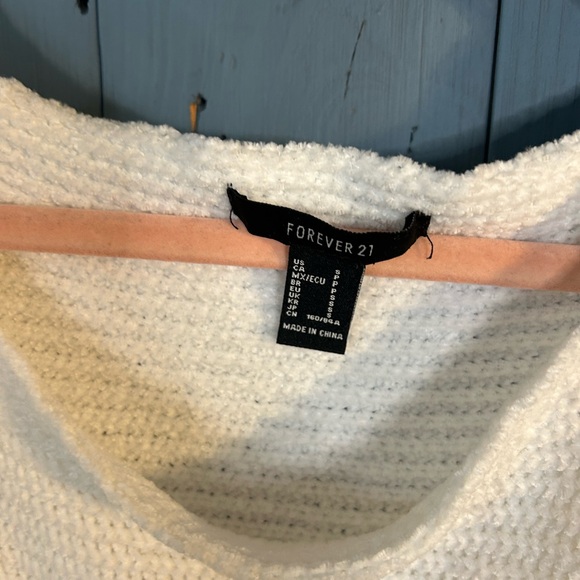 Forever 21 White Oversized Knit Sweater | Size Medium - Picture 2 of 7